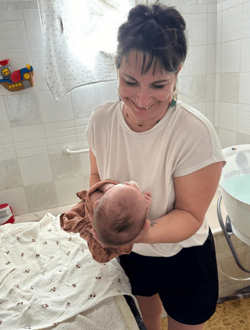 Faire connaissance avec votre bébé avant le bain thalasso est une étape importante pour qu'on se fasse confiance mutuellement