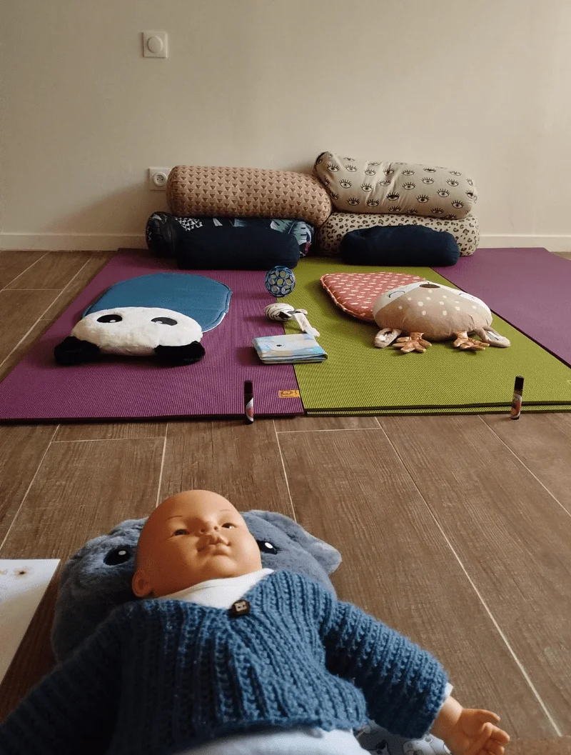 je vous montre sur mon poupon les mouvement a faire sur votre bébé