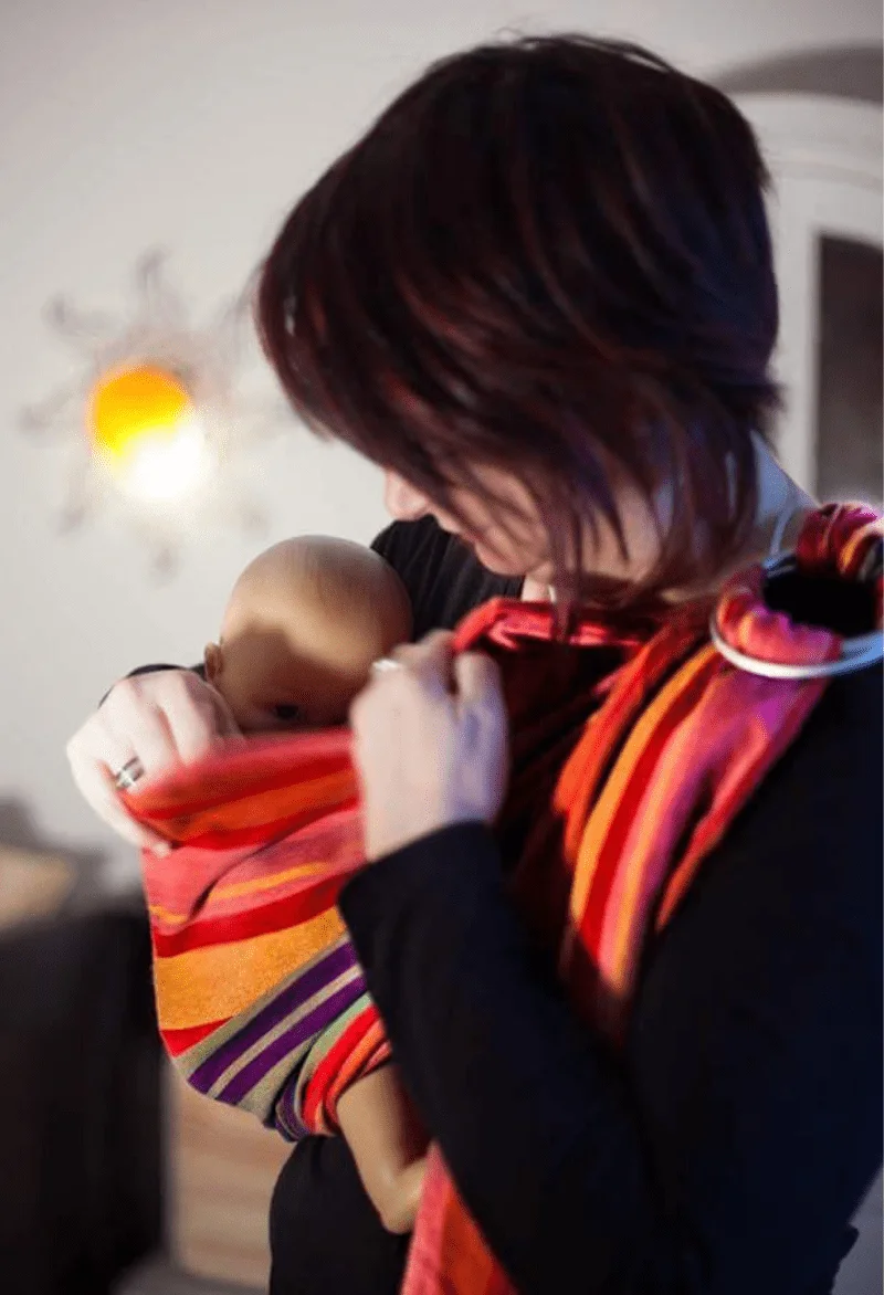 apprenez a porter votre bébé dès la naissance